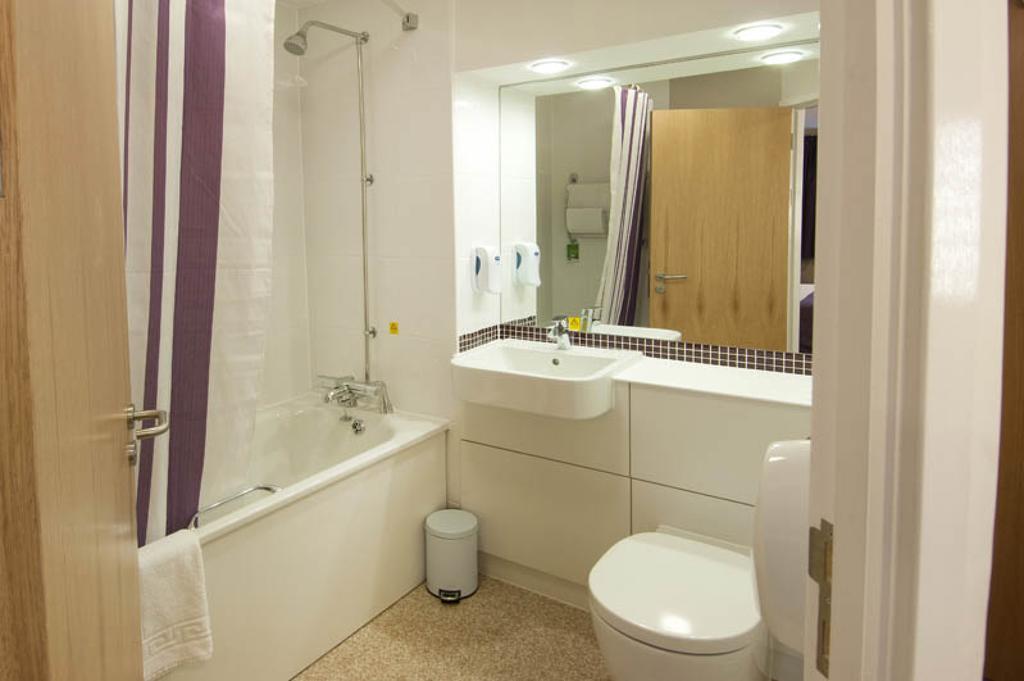 Premier Inn Inverness Centre - River Ness Oda fotoğraf